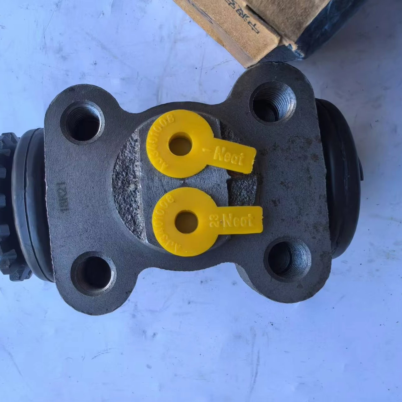 Truck Brake Wheel Cylinder for Sale Model 8-97078-613-0 8970786130